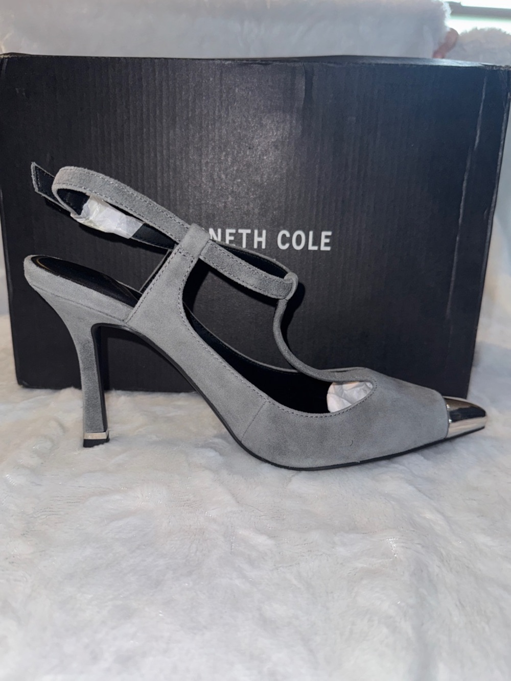 NWT Kenneth Cole Gray Suede T-Strap Pointed Toe Slingback Heels with Silver Cap